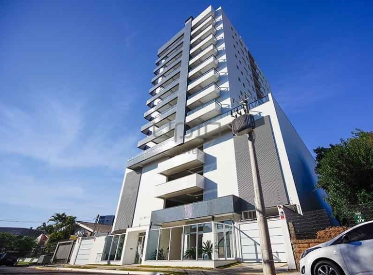 Apartamento porteira fechada no Alameda 50, no Centro de São Leopoldo. São 2 dormitórios, suíte, 78m², churrasqueira e 2 vagas cobertas.