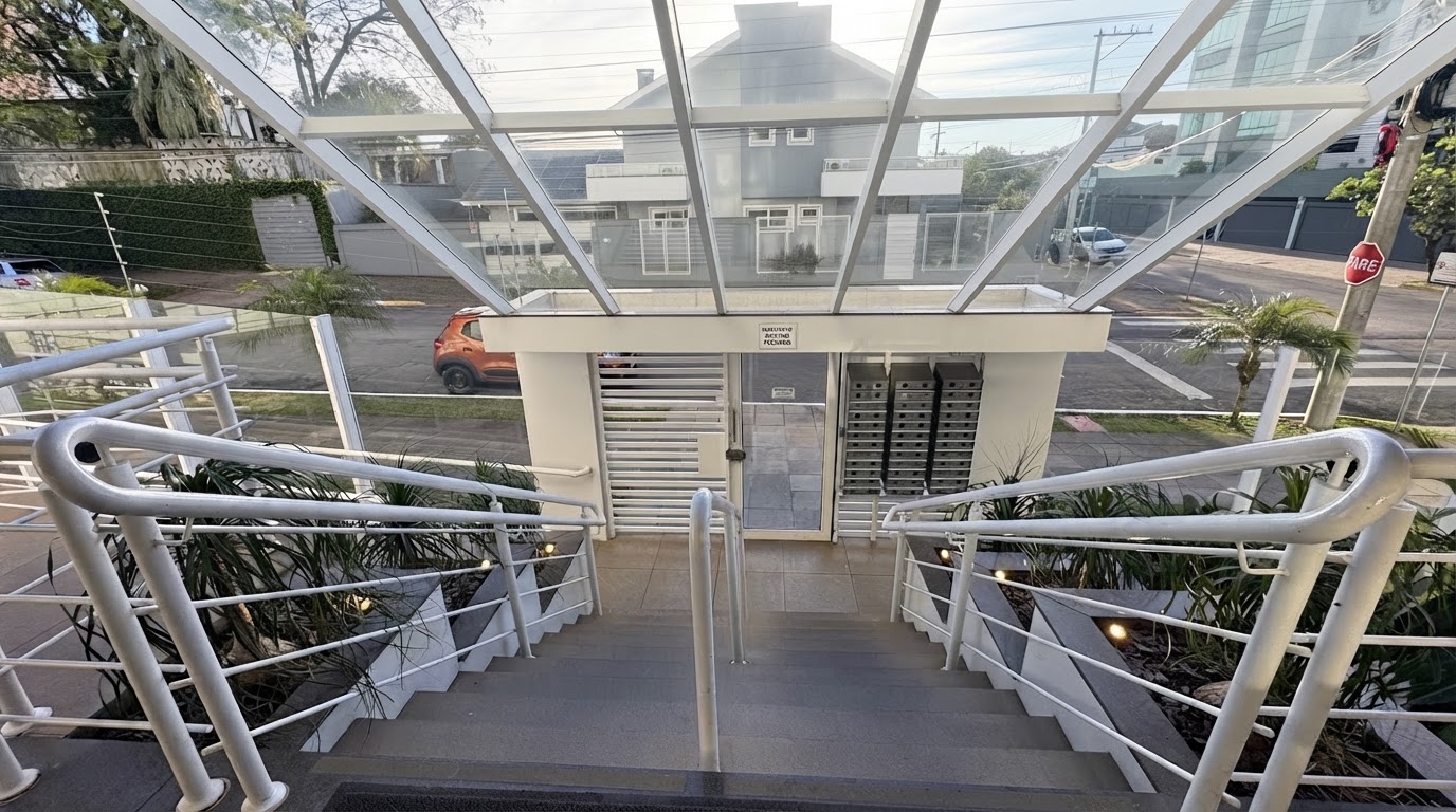 magnific_professional-real-estate-_PiSv8z042C